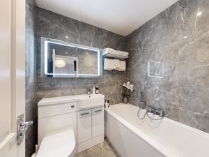 Master ensuite bathroom- click for photo gallery